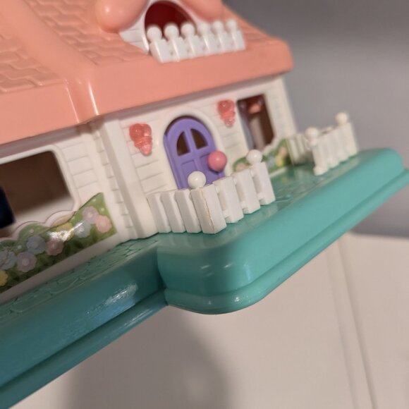 Vintage 1988 Fisher Price Smooshees Cuddles House with 5 accessories - Picture 6 of 7